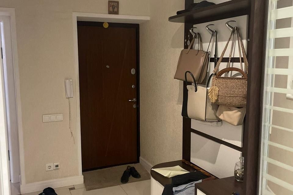 Продаётся квартира, 108 м²