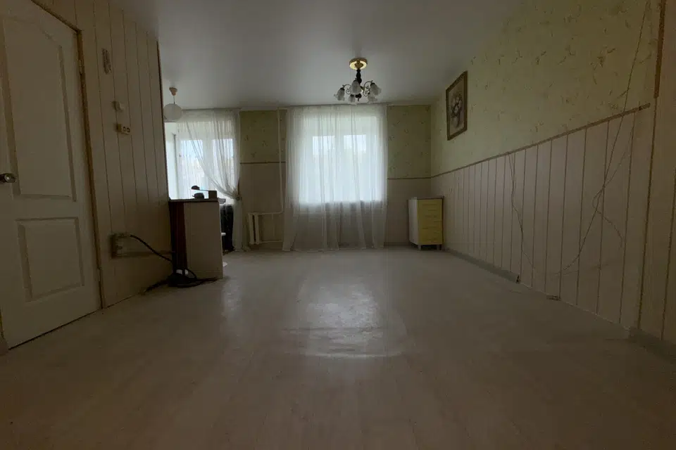 Продаётся 4-комнатная квартира, 59.6 м²