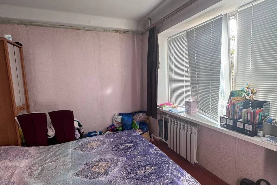 Продаётся 3-комнатная квартира, 42.7 м²