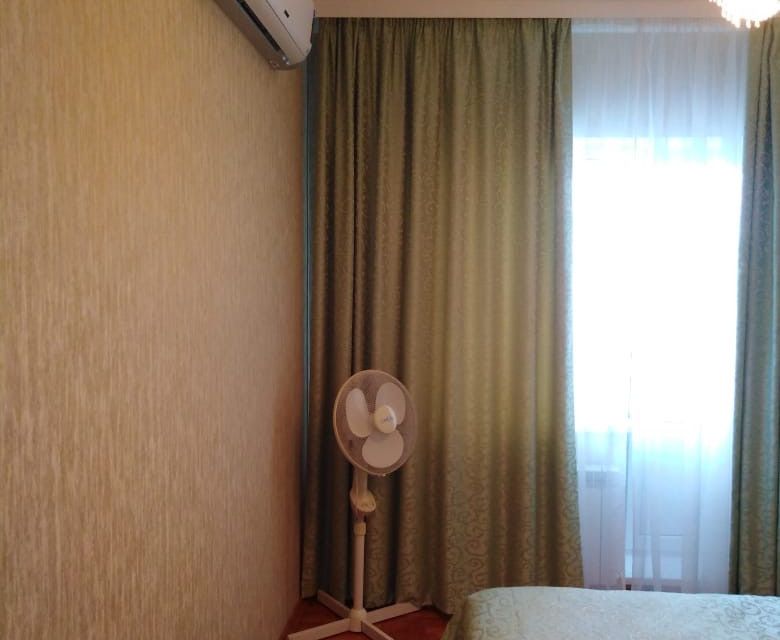 Продаётся 4-комнатная квартира, 131.6 м²