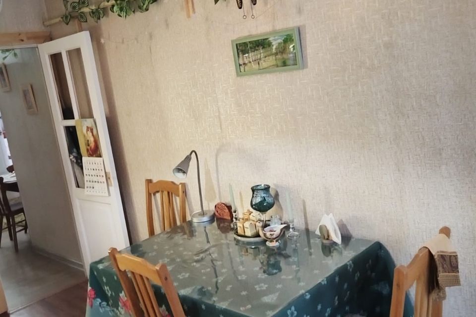 Продаётся 3-комнатная квартира, 107.7 м²
