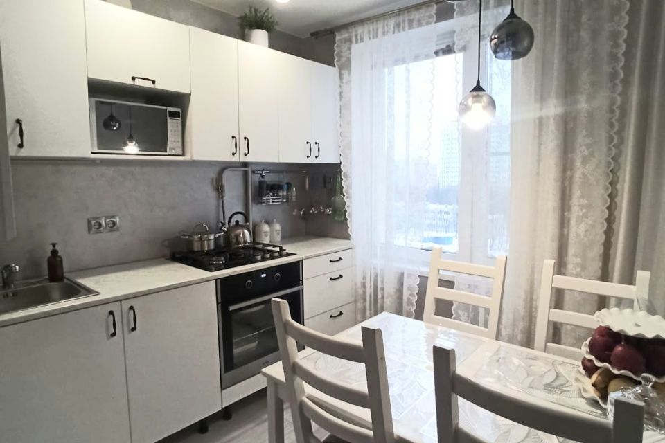 Продаётся 4-комнатная квартира, 63 м²