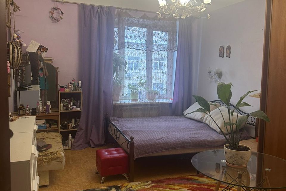 Продаётся комната в 4-комн. квартире, 61.4 м²