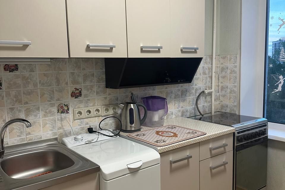 Продаётся 1-комнатная квартира, 32 м²