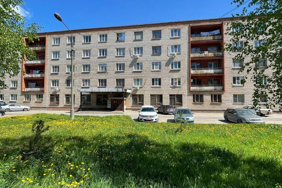 Продаётся комната в 5-комн. квартире, 12.1 м²