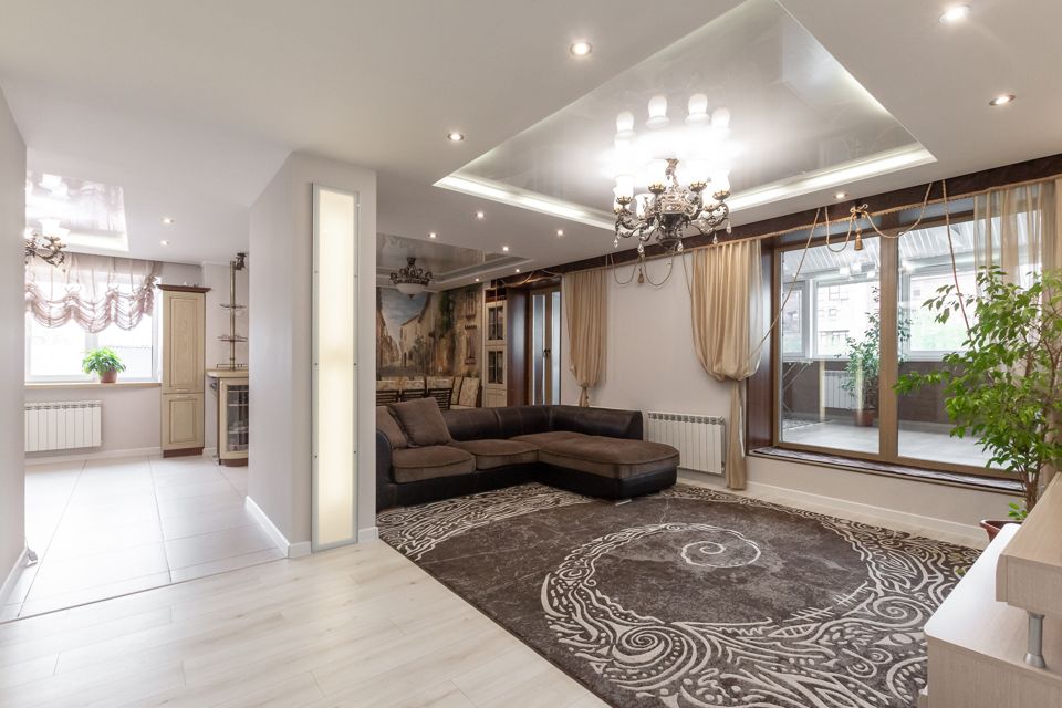Продаётся 4-комнатная квартира, 151.7 м²