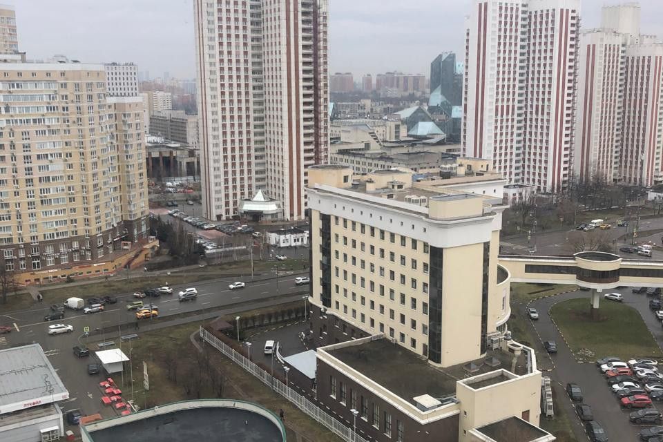 Продаётся 3-комнатная квартира, 122 м²