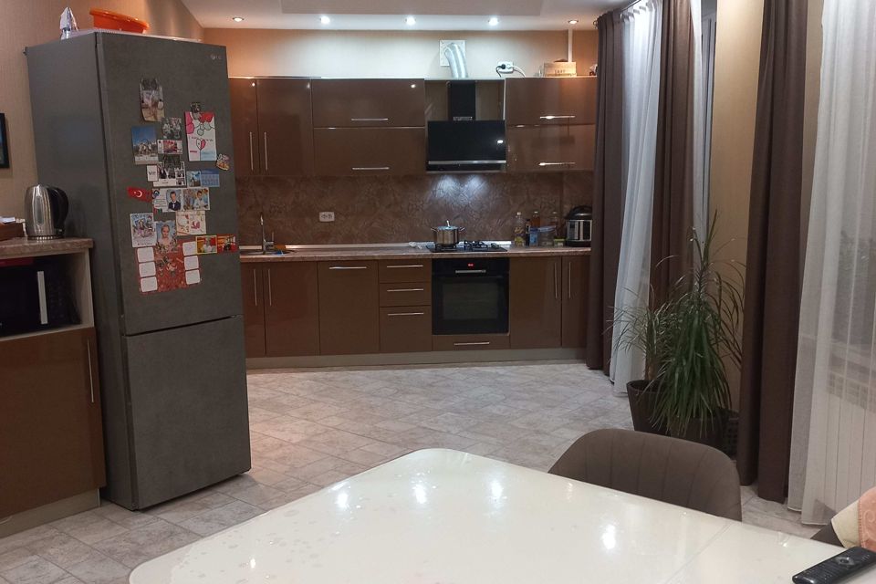 Продаётся 3-комнатная квартира, 100.9 м²