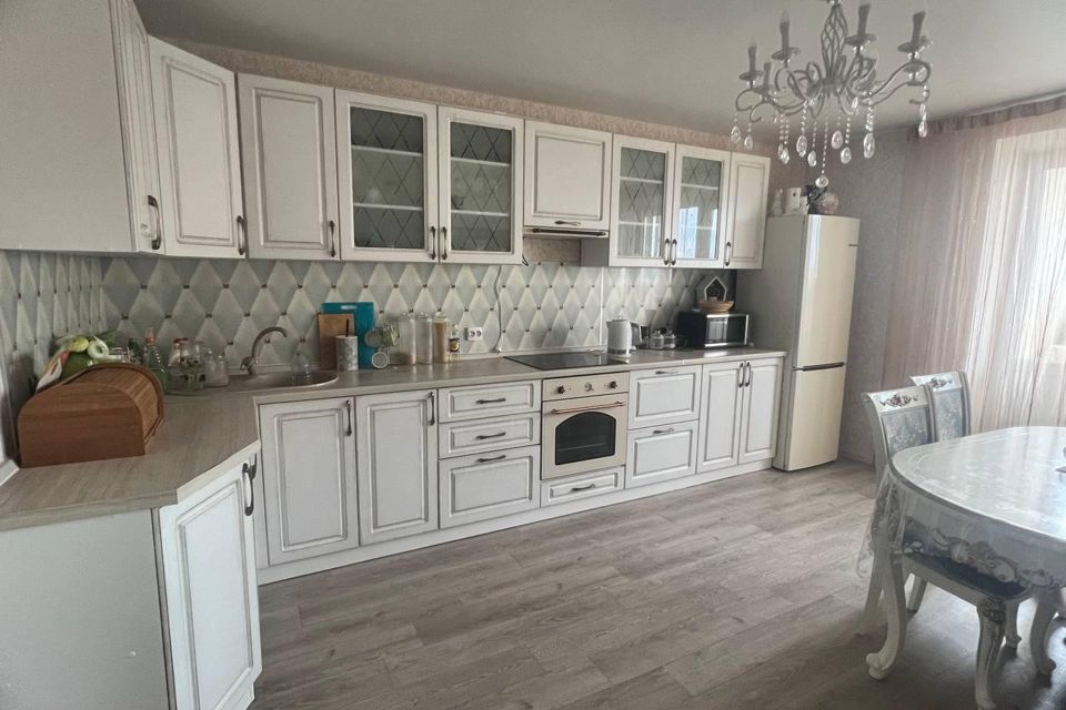 Продаётся 2-комнатная квартира, 90.8 м²