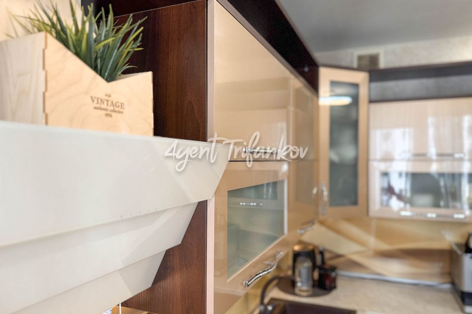 Продаётся 2-комнатная квартира, 66.7 м²