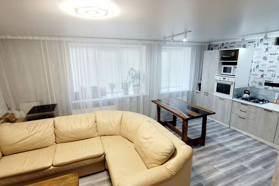 Продаётся 3-комнатная квартира, 61 м²