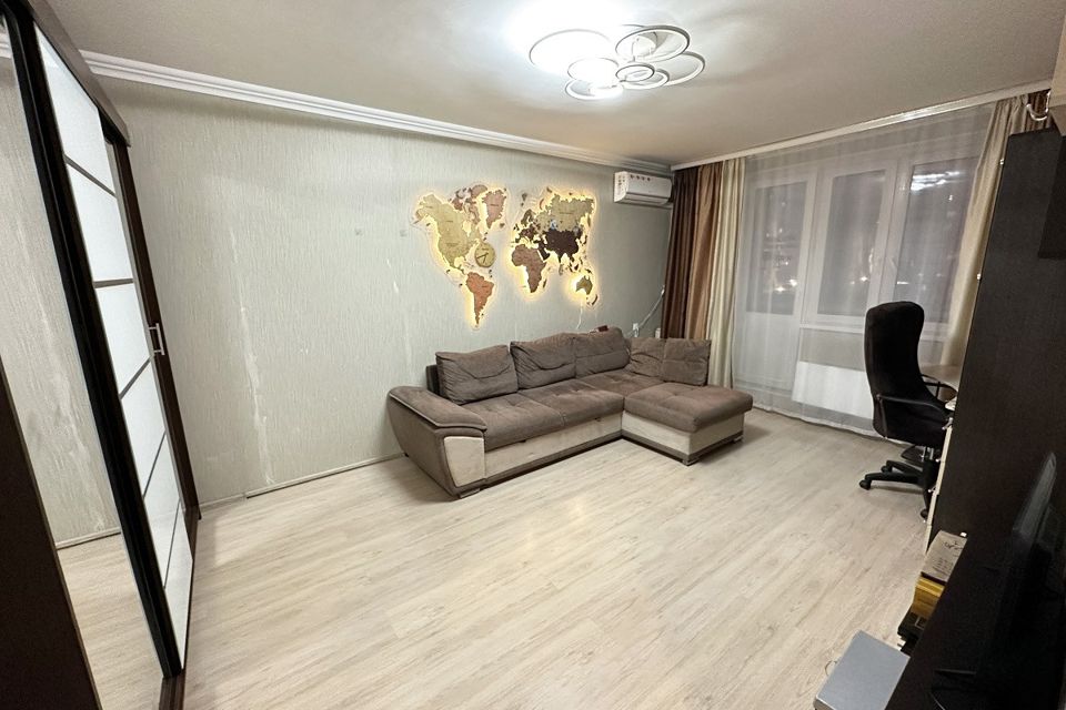 Продаётся 1-комнатная квартира, 37.7 м²