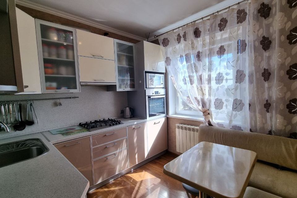 Продаётся 2-комнатная квартира, 55.4 м²