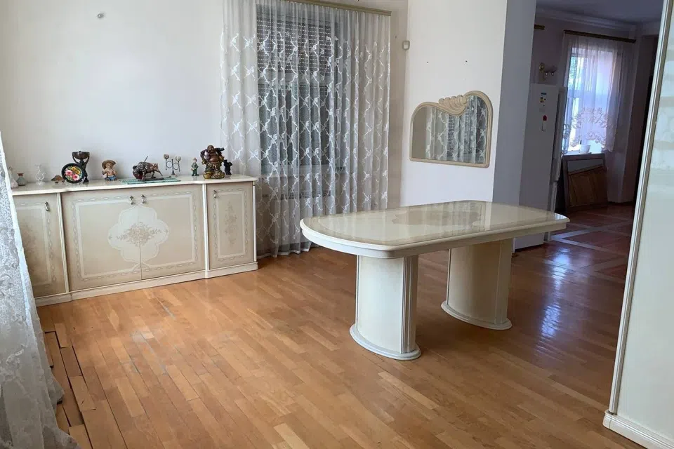 Продаётся 2-этажный дом, 480 м²