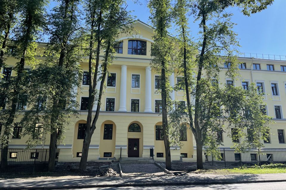 Продаётся 4-комнатная квартира, 129.4 м²
