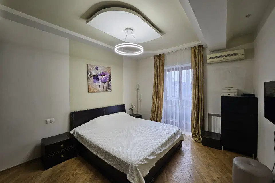 Продаётся 2-комнатная квартира, 72 м²