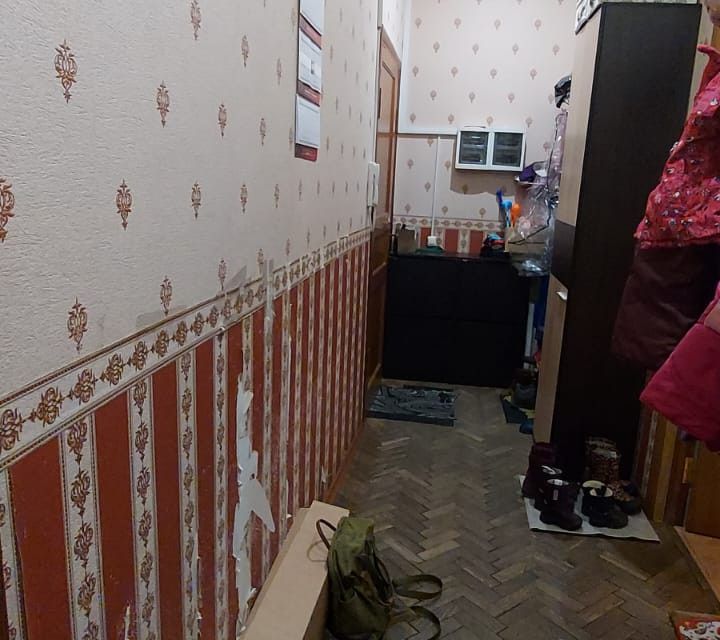 Продаётся комната в 3-комн. квартире, 15.8 м²