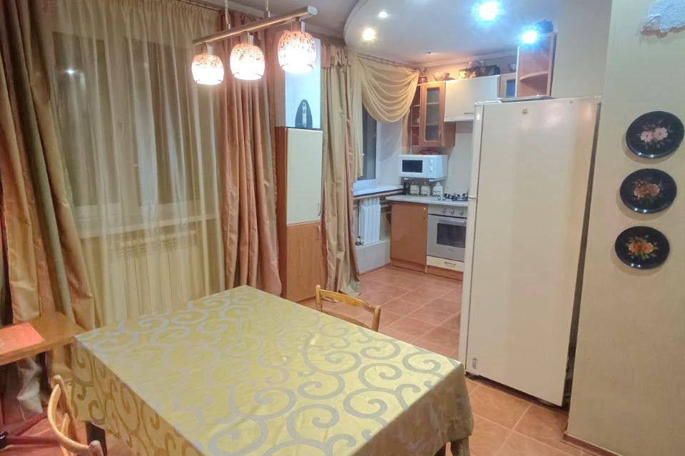 Продаётся 4-комнатная квартира, 66 м²