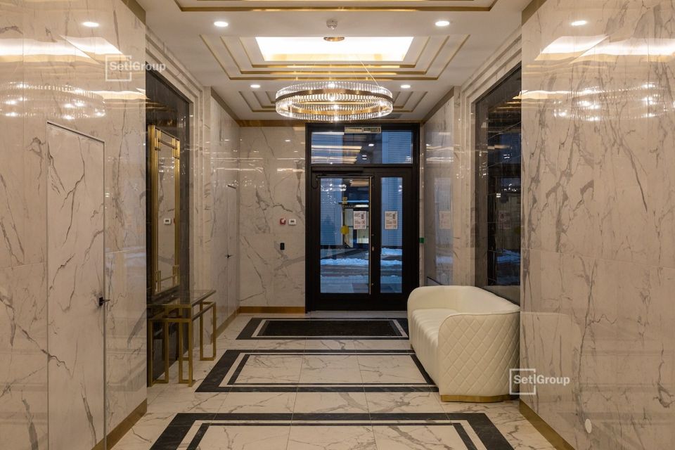 Продаётся 4-комнатная квартира, 265 м²