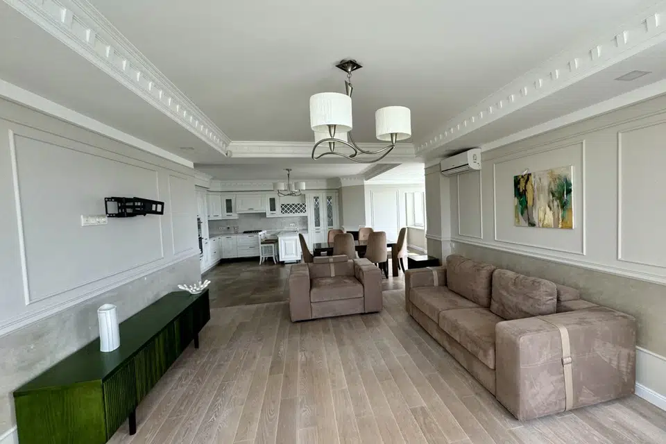 Продаётся 2-комнатная квартира, 127 м²