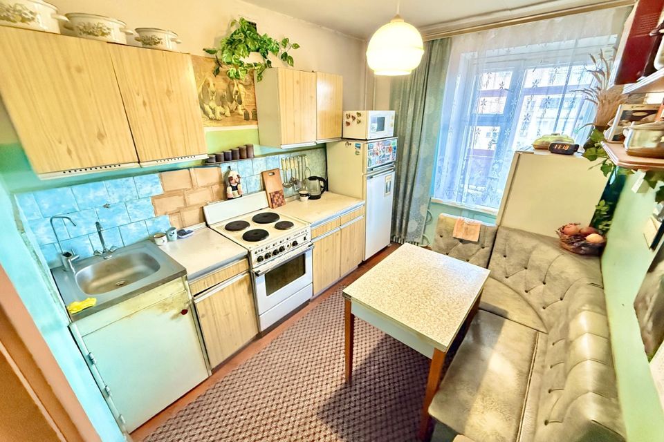 Продаётся 4-комнатная квартира, 74 м²