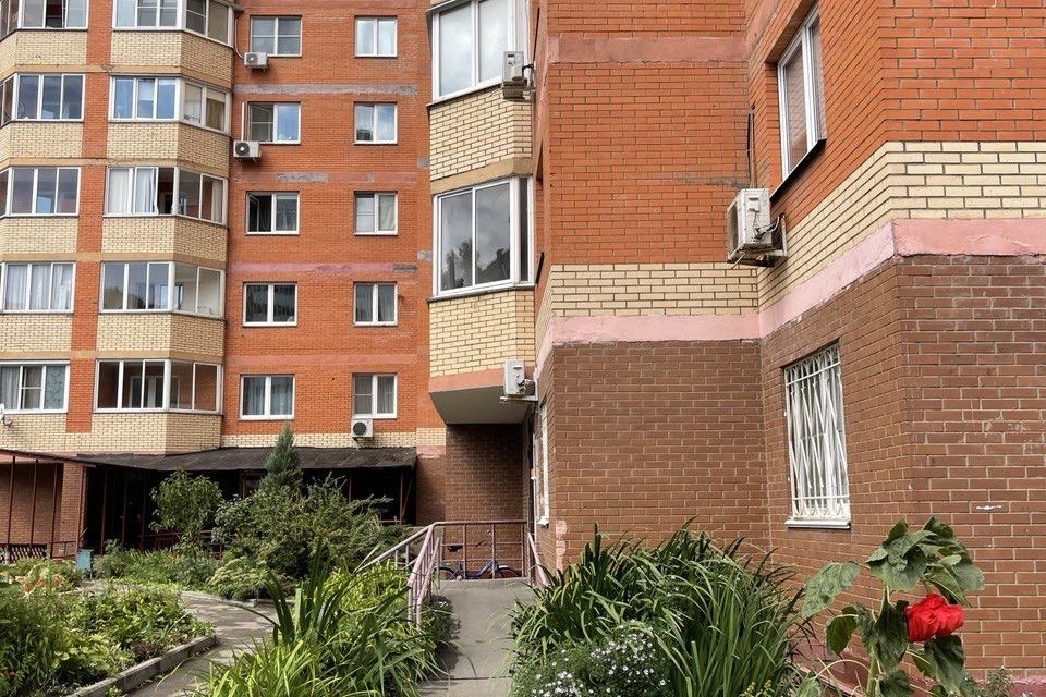 Сдаётся 2-комнатная квартира, 66 м²