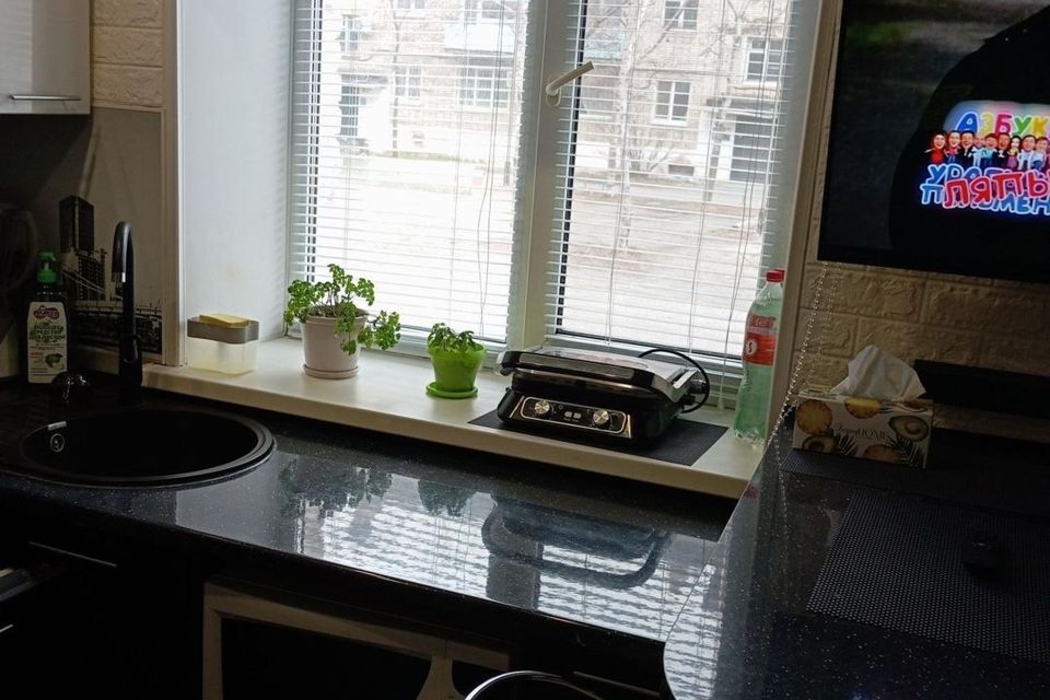 Продаётся 3-комнатная квартира, 50.5 м²