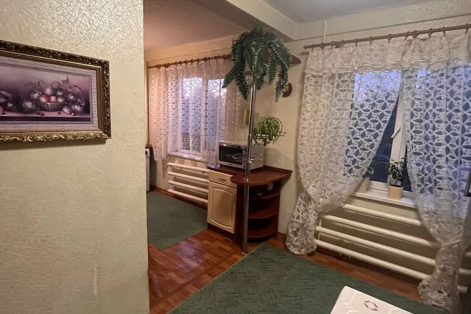 Продаётся 4-комнатная квартира, 64.5 м²