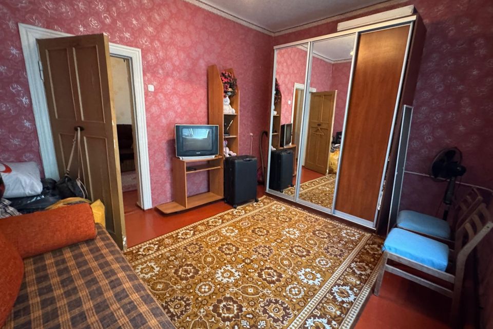 Продаётся 4-комнатная квартира, 67 м²