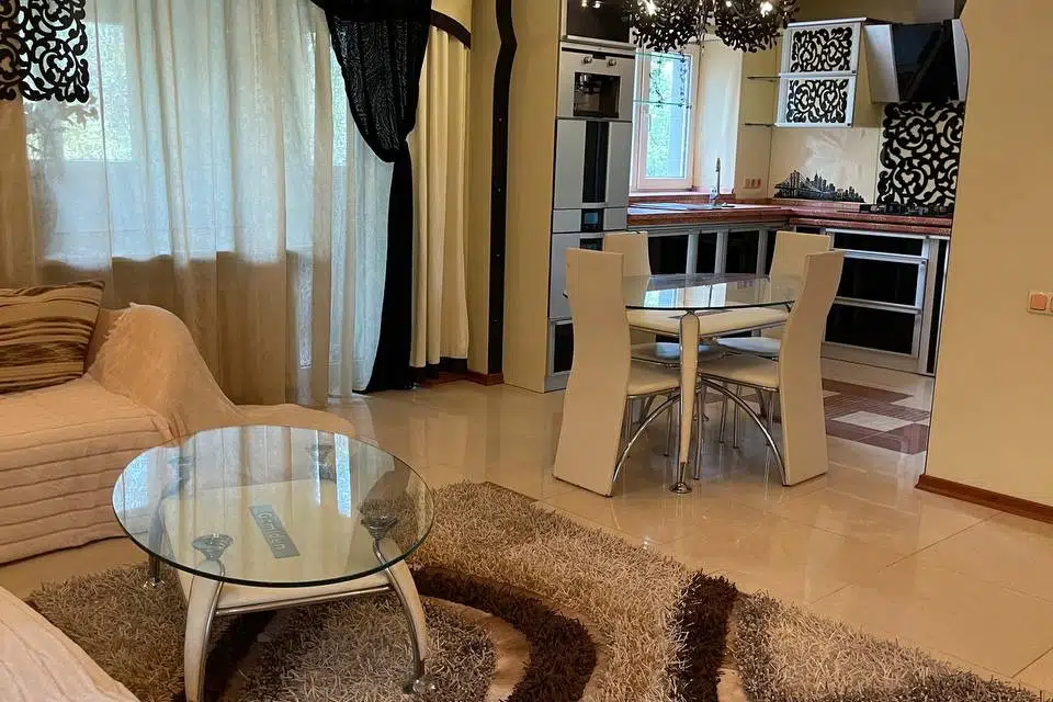 Продаётся 3-комнатная квартира, 100 м²