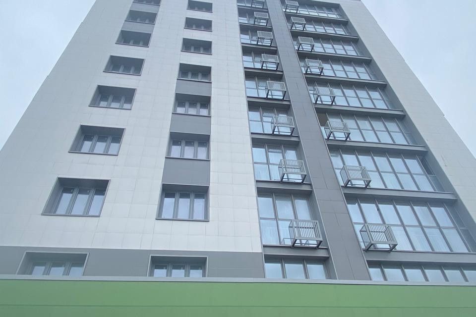 Продаётся 3-комнатная квартира, 106 м²