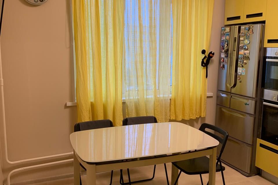 Продаётся 2-комнатная квартира, 55.9 м²