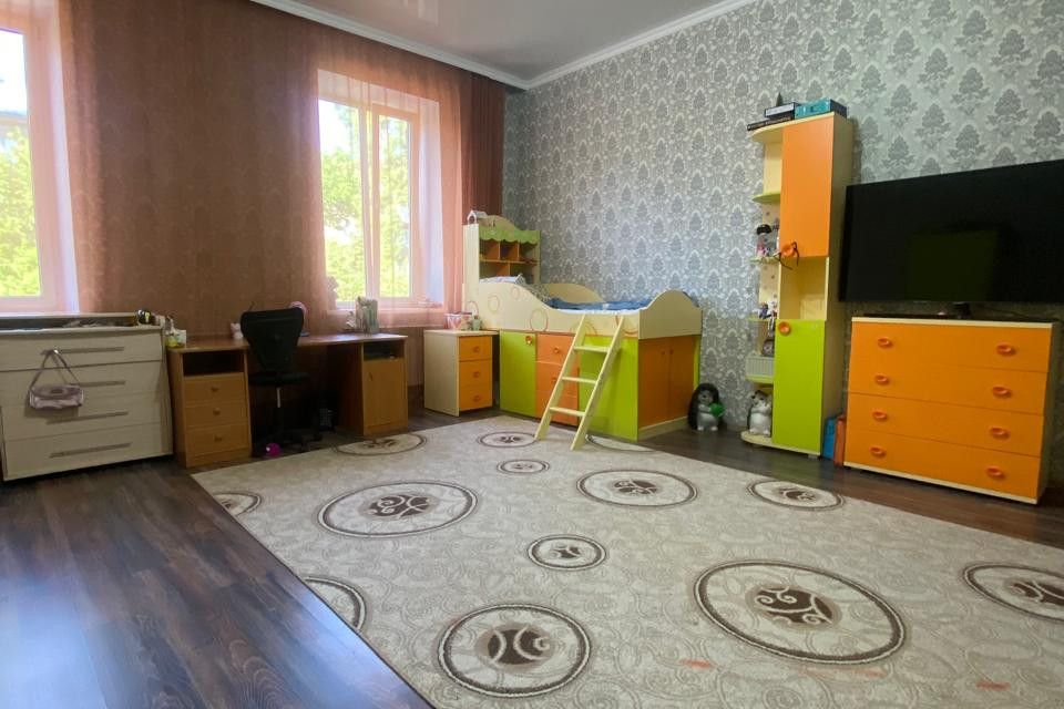 Продаётся 2-комнатная квартира, 101 м²