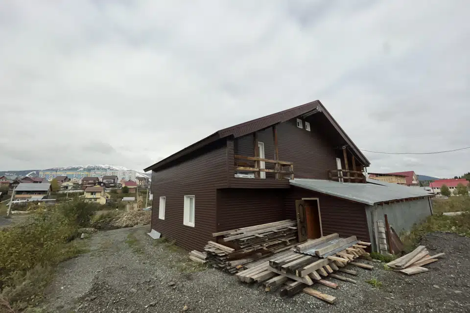 Продаётся 3-этажный дом, 267.1 м²