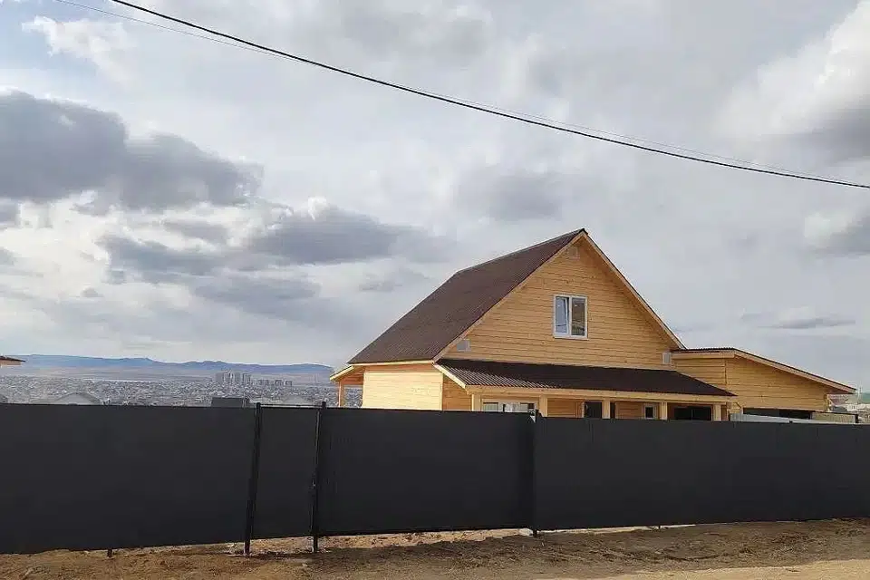 Продаётся 2-этажный дом, 195 м²