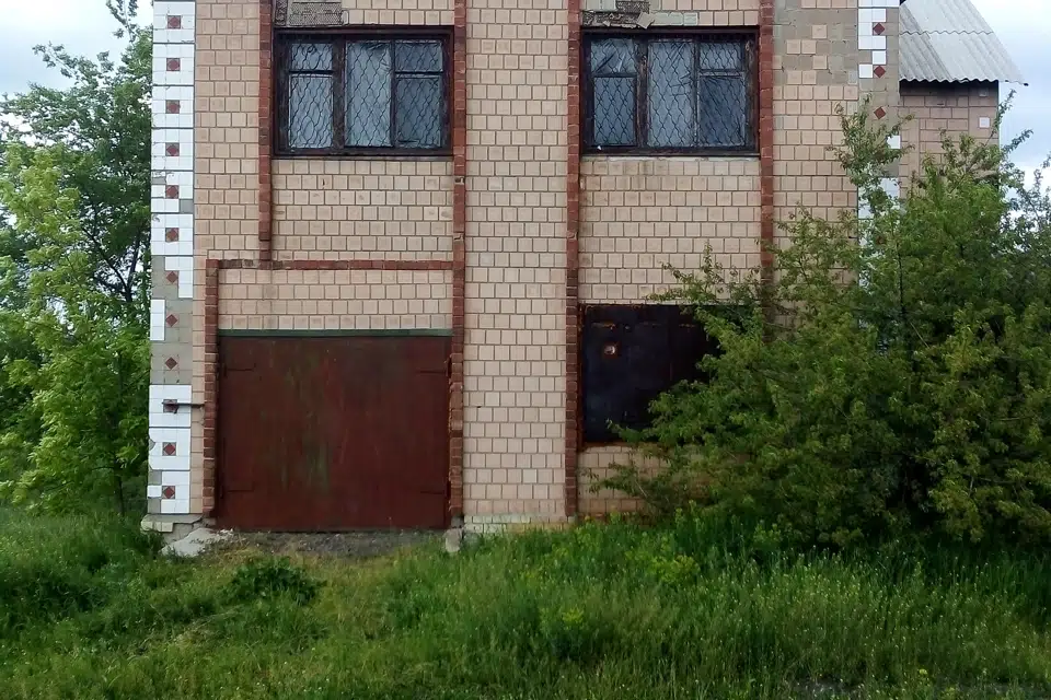 Продаётся 2-этажный дом, 193.6 м²