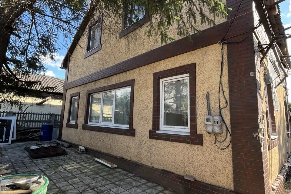 Продаётся 2-этажный дом, 160 м²