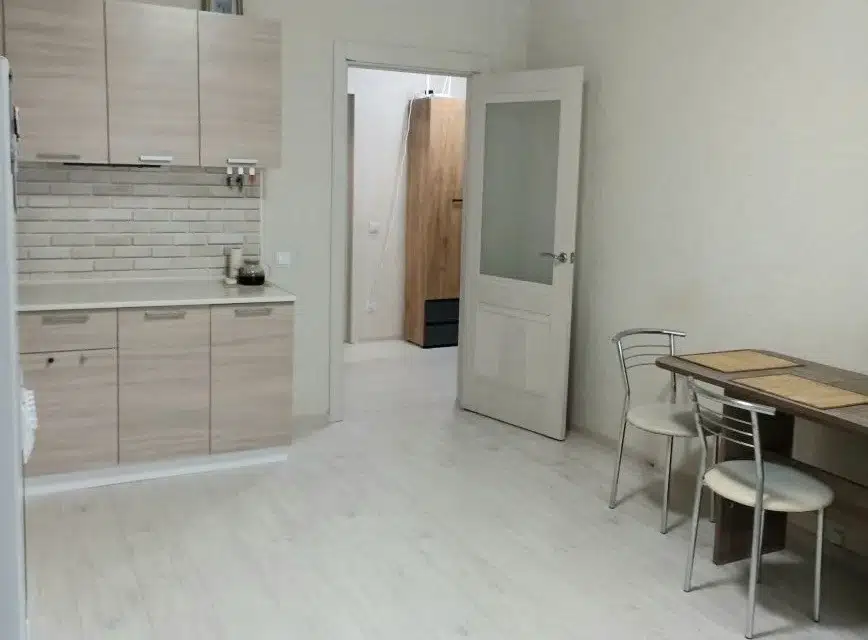 Продаётся 1-комнатная квартира, 42 м²