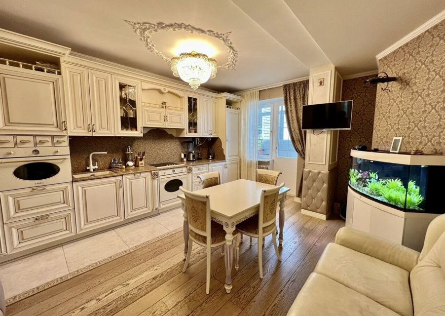 Продаётся 2-комнатная квартира, 67.7 м²