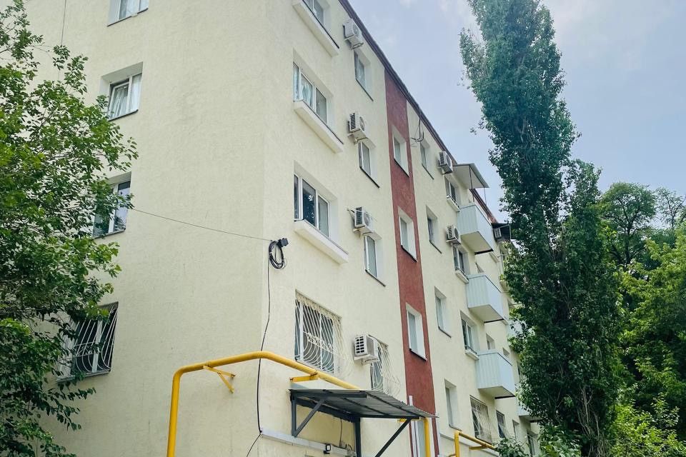 Продаётся 4-комнатная квартира, 66 м²