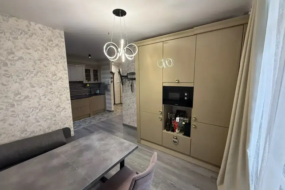 Продаётся 2-комнатная квартира, 55 м²