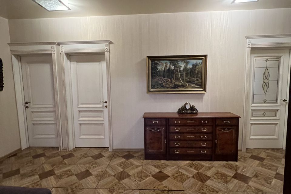 Продаётся 4-комнатная квартира, 126 м²