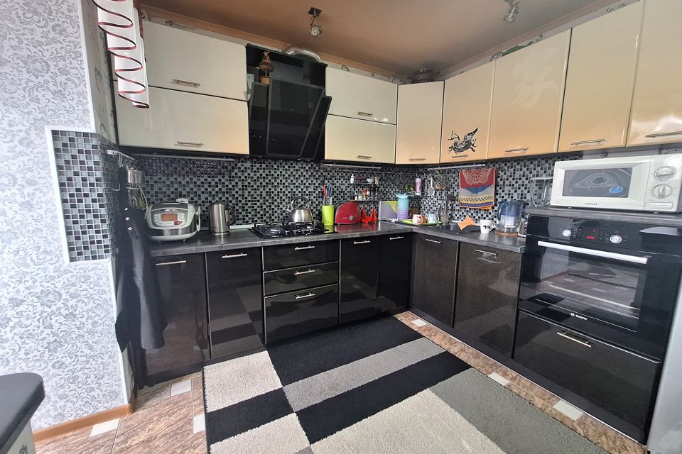 Продаётся 2-комнатная квартира, 65.6 м²