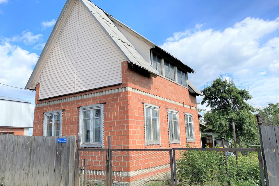 В Челябинске продают дом на территории бора за 58 млн рублей. Фото