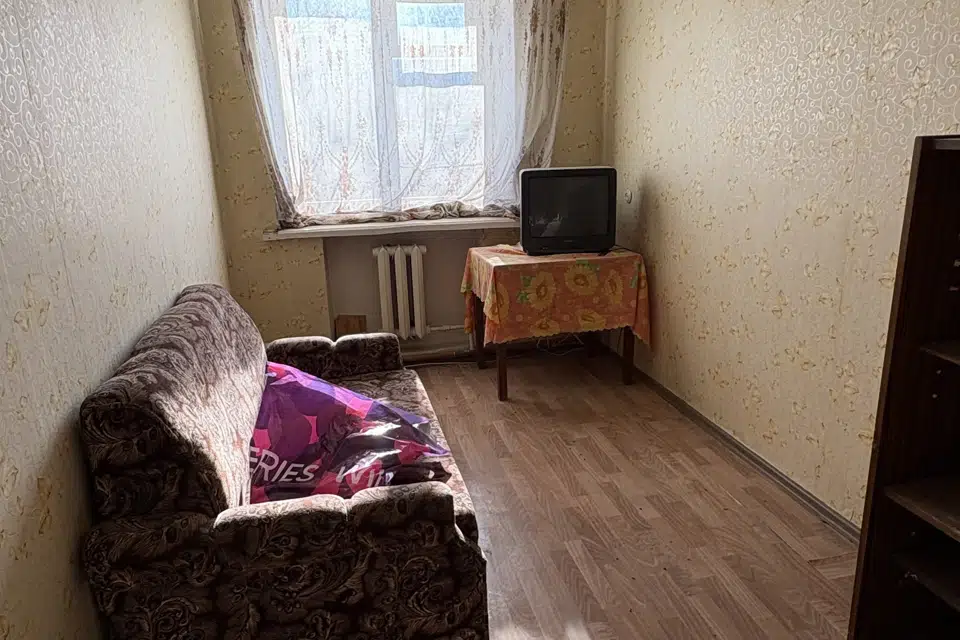 Продаётся комната в 2-комн. квартире, 10 м²