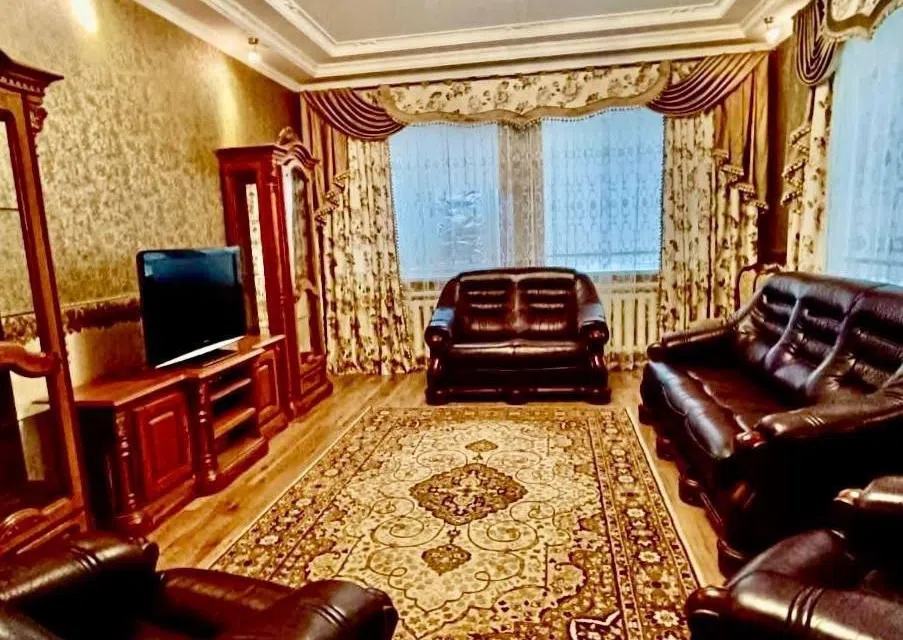 Продаётся 3-этажный дом, 281 м²