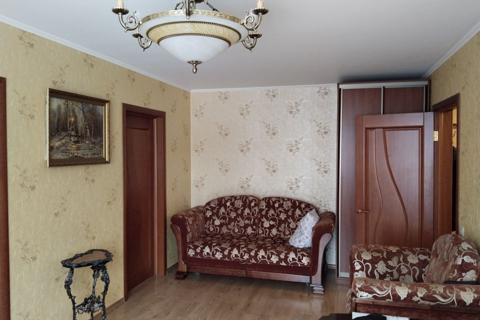 Продаётся 4-комнатная квартира, 63.3 м²