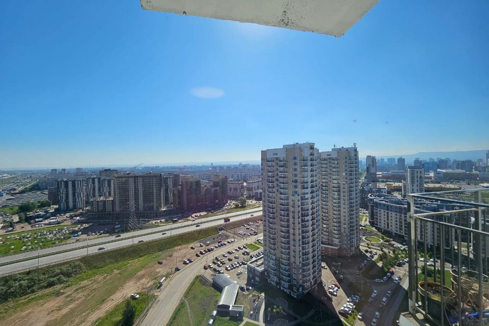 Продаётся 4-комнатная квартира, 105.6 м²