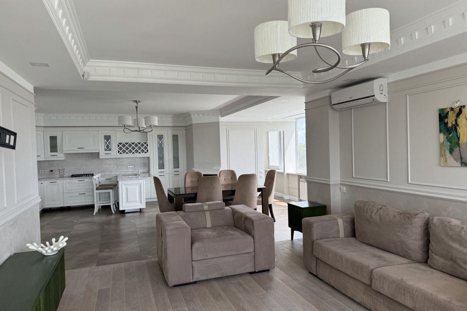 Продаётся 2-комнатная квартира, 127 м²