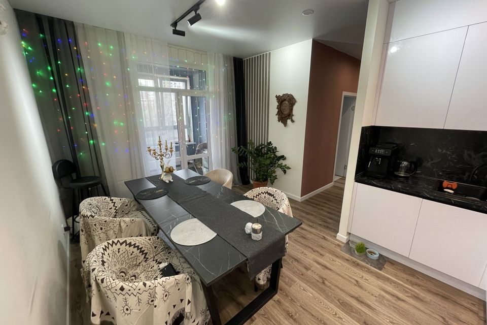 Продаётся 2-комнатная квартира, 62.7 м²